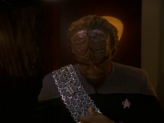 extant_StarTrek_DS9_5x21-SoldiersOfTheEmpire_03753.jpg