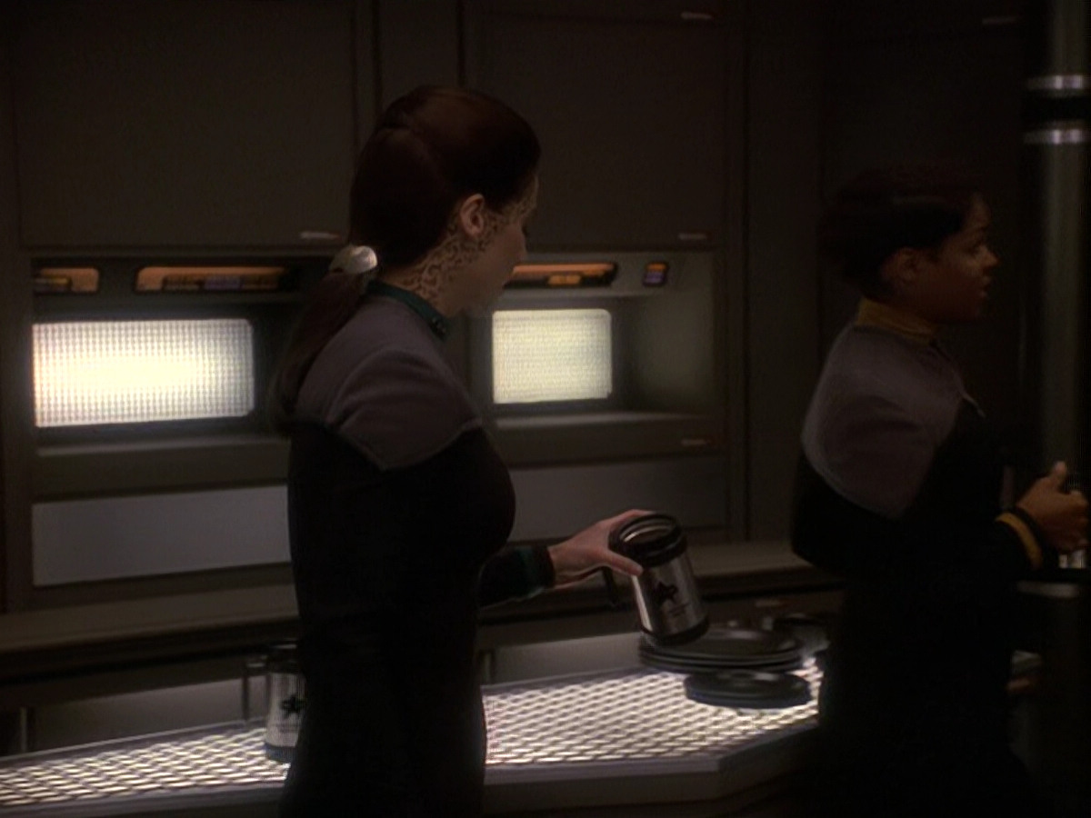 extant_StarTrek_DS9_5x22-ChildrenOfTime_00017.jpg