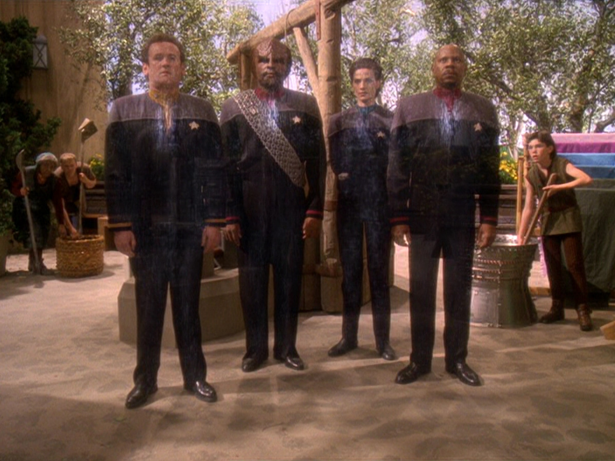 extant_StarTrek_DS9_5x22-ChildrenOfTime_00376.jpg