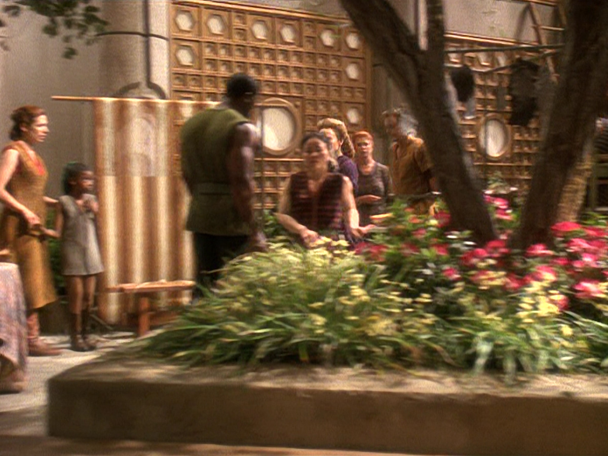 extant_StarTrek_DS9_5x22-ChildrenOfTime_00386.jpg