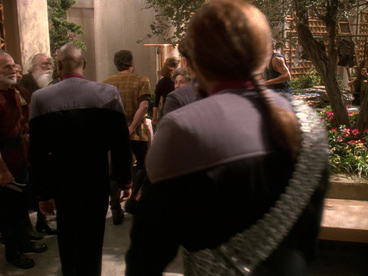 extant_StarTrek_DS9_5x22-ChildrenOfTime_00766.jpg