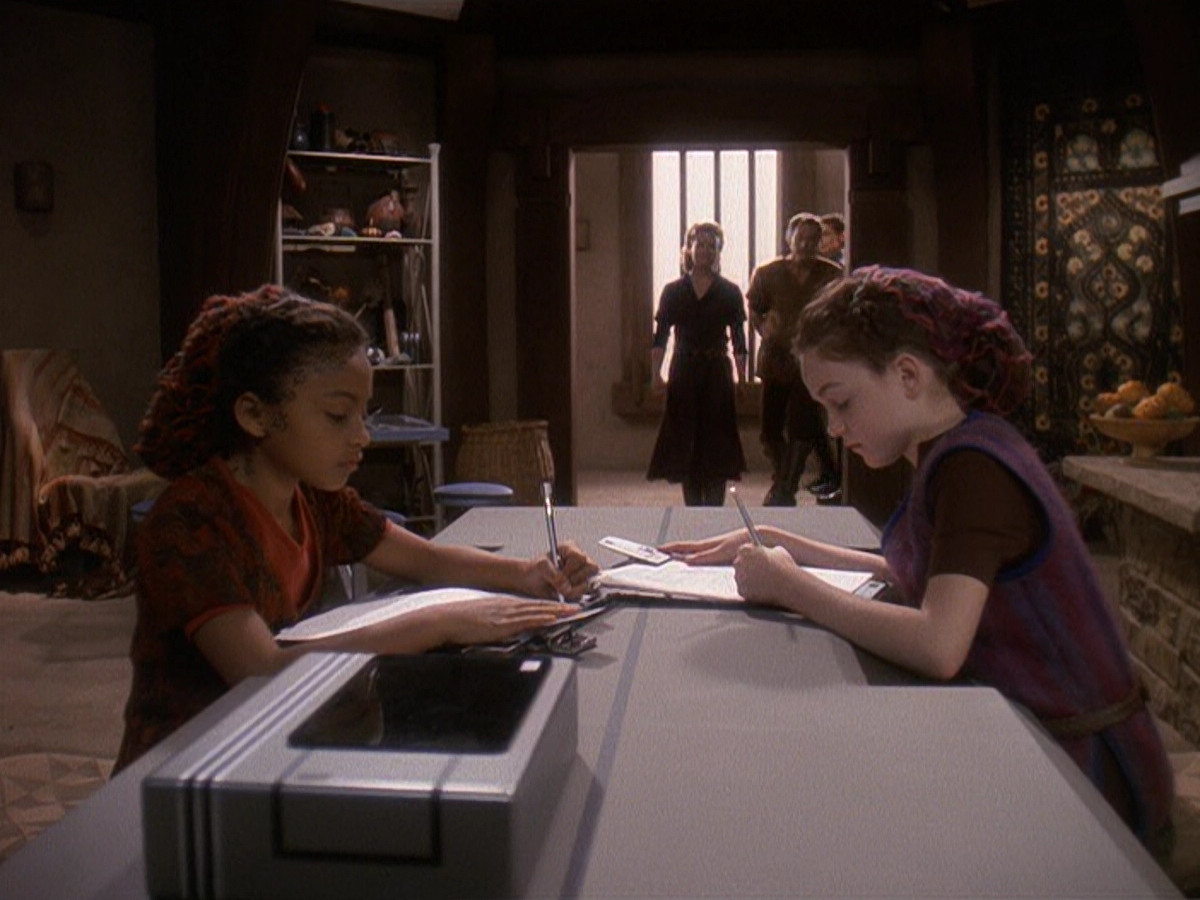 extant_StarTrek_DS9_5x22-ChildrenOfTime_00779.jpg