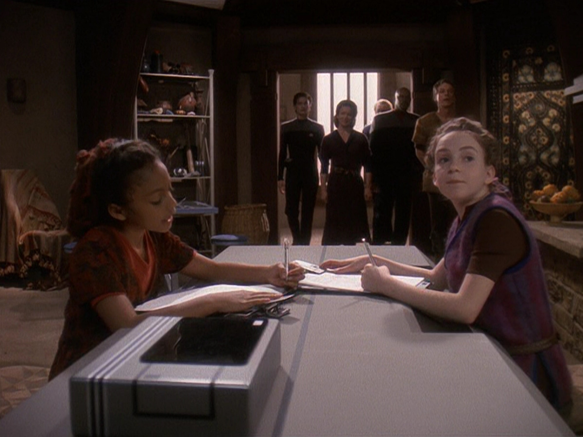 extant_StarTrek_DS9_5x22-ChildrenOfTime_00783.jpg
