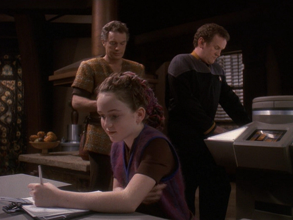 extant_StarTrek_DS9_5x22-ChildrenOfTime_00833.jpg