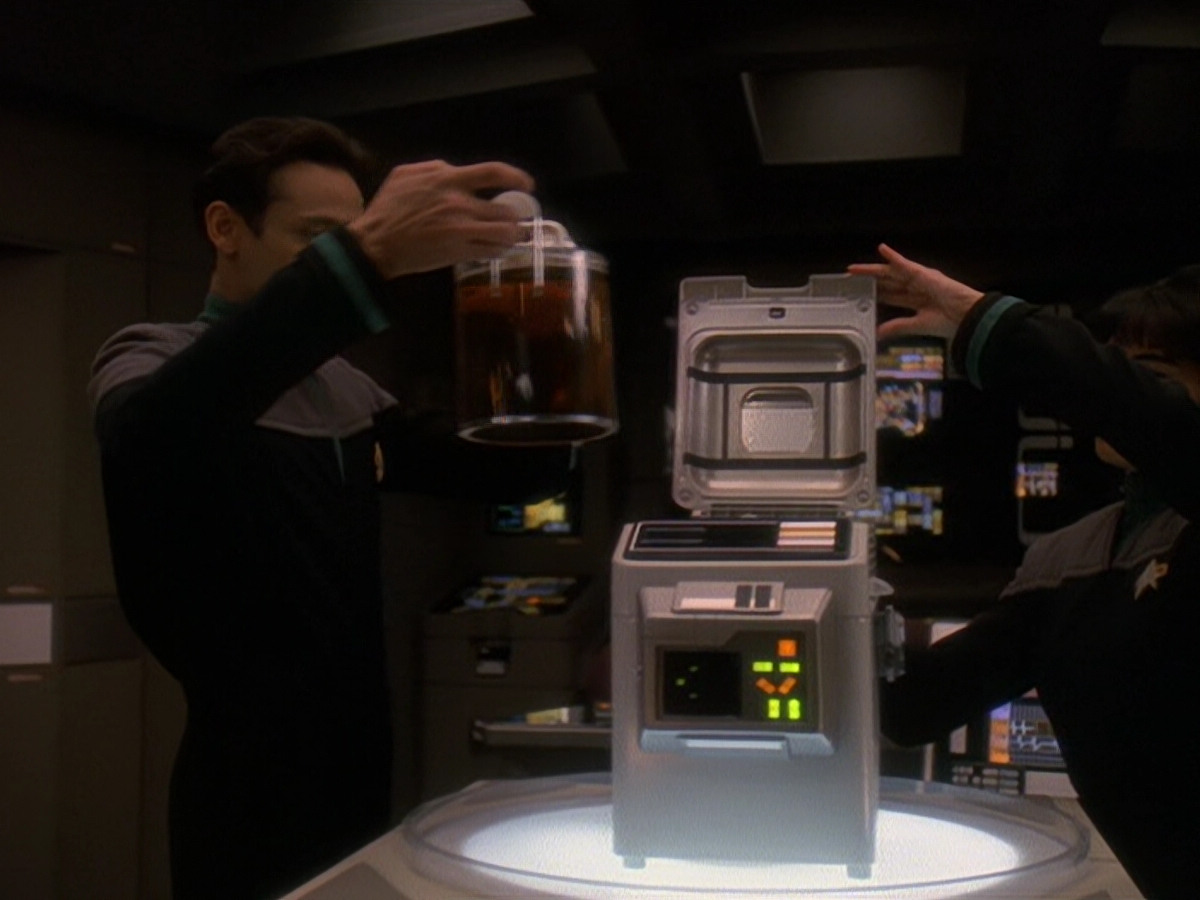 extant_StarTrek_DS9_5x22-ChildrenOfTime_01146.jpg