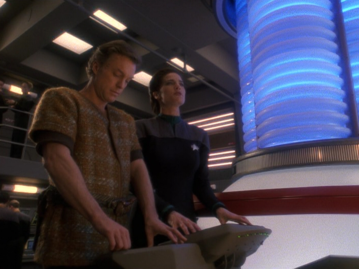 extant_StarTrek_DS9_5x22-ChildrenOfTime_01454.jpg
