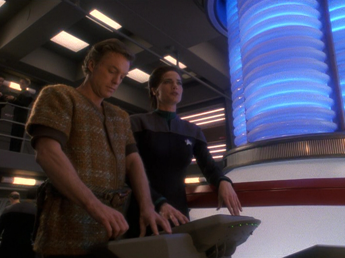 extant_StarTrek_DS9_5x22-ChildrenOfTime_01455.jpg