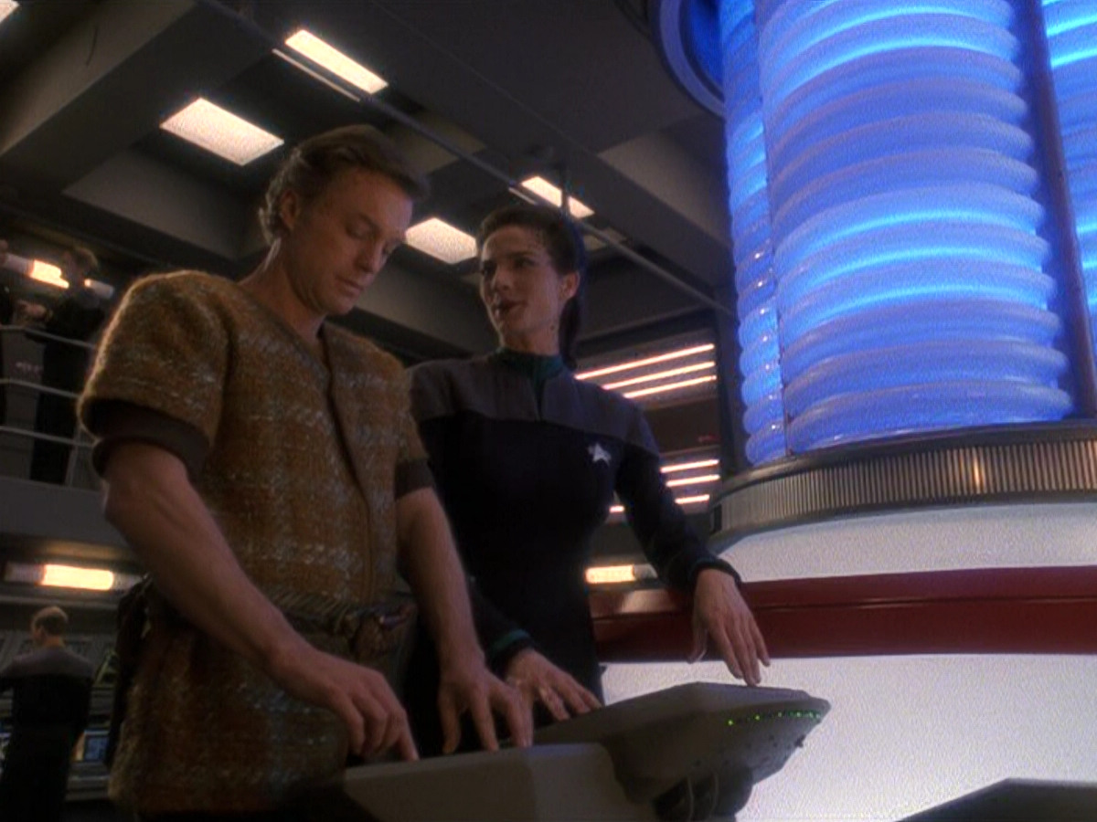 extant_StarTrek_DS9_5x22-ChildrenOfTime_01458.jpg