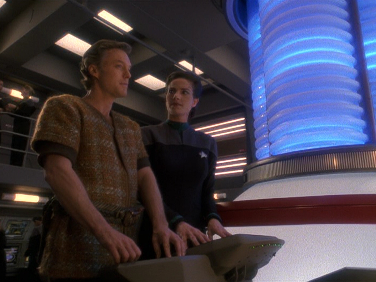 extant_StarTrek_DS9_5x22-ChildrenOfTime_01467.jpg