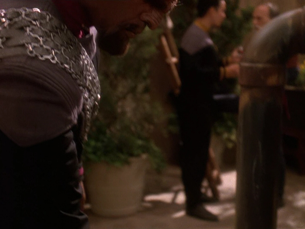 extant_StarTrek_DS9_5x22-ChildrenOfTime_01482.jpg