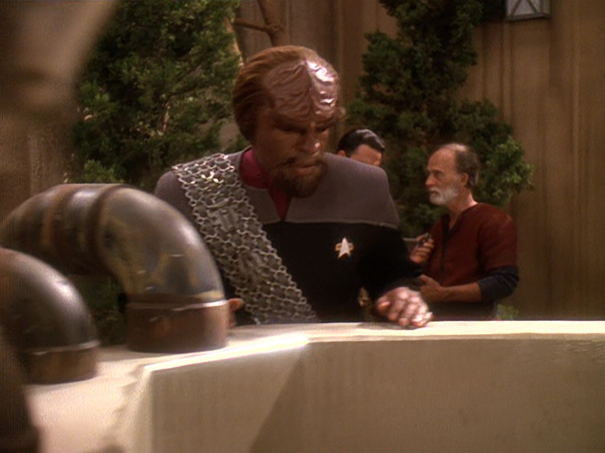 extant_StarTrek_DS9_5x22-ChildrenOfTime_01488.jpg
