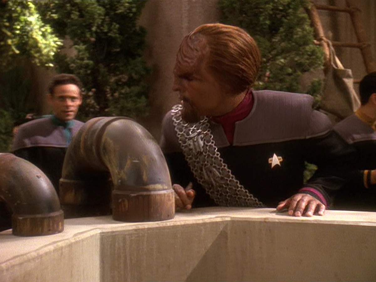 extant_StarTrek_DS9_5x22-ChildrenOfTime_01490.jpg