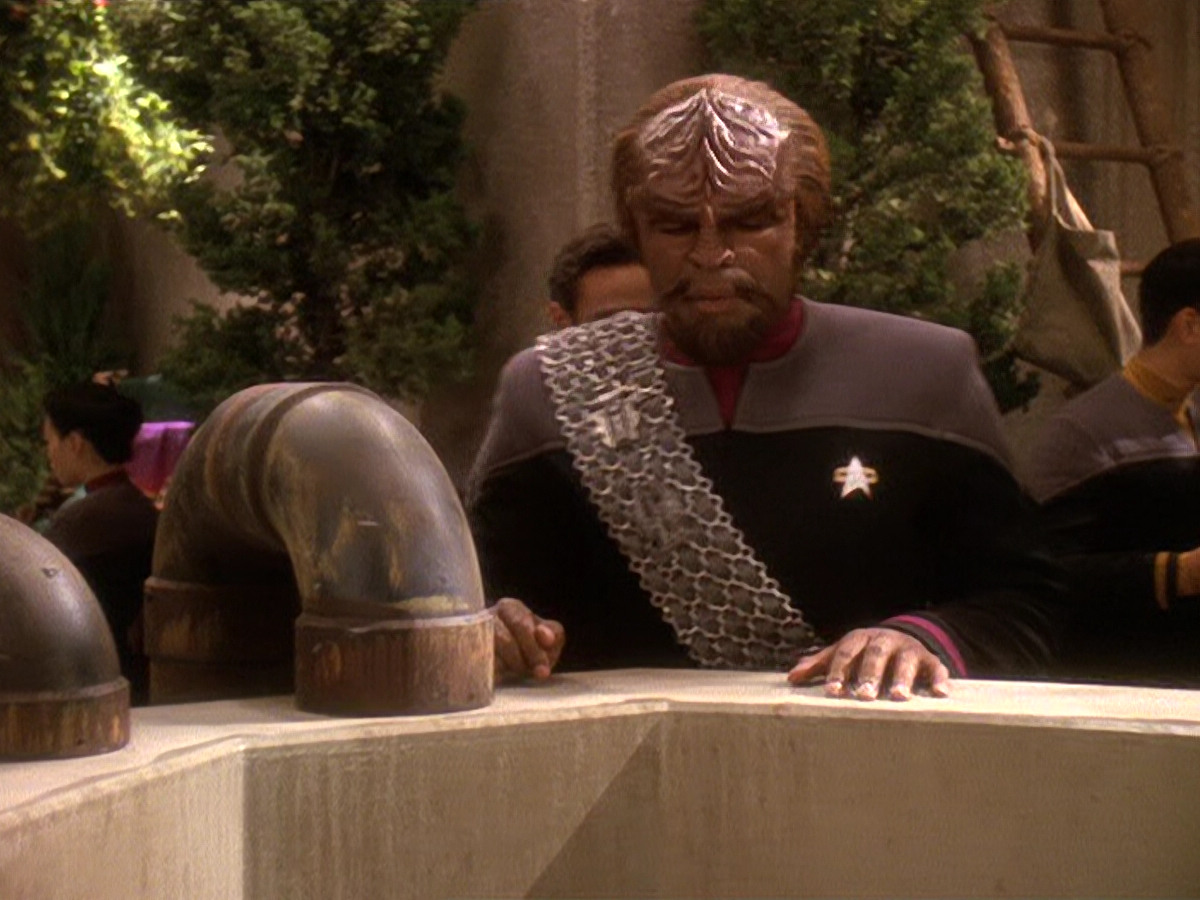 extant_StarTrek_DS9_5x22-ChildrenOfTime_01492.jpg