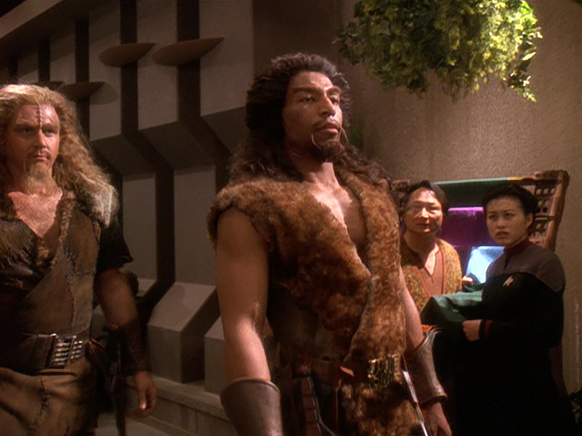 extant_StarTrek_DS9_5x22-ChildrenOfTime_01533.jpg