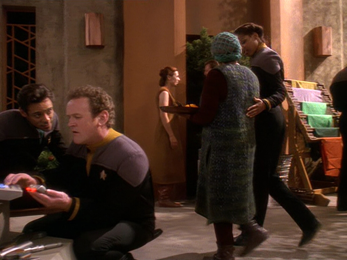 extant_StarTrek_DS9_5x22-ChildrenOfTime_01707.jpg