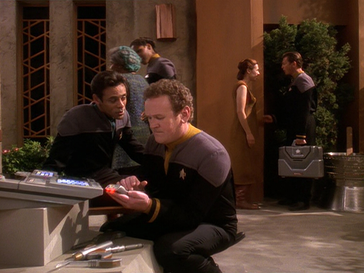 extant_StarTrek_DS9_5x22-ChildrenOfTime_01710.jpg