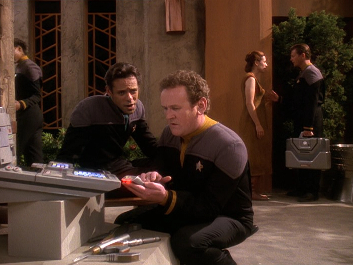 extant_StarTrek_DS9_5x22-ChildrenOfTime_01713.jpg