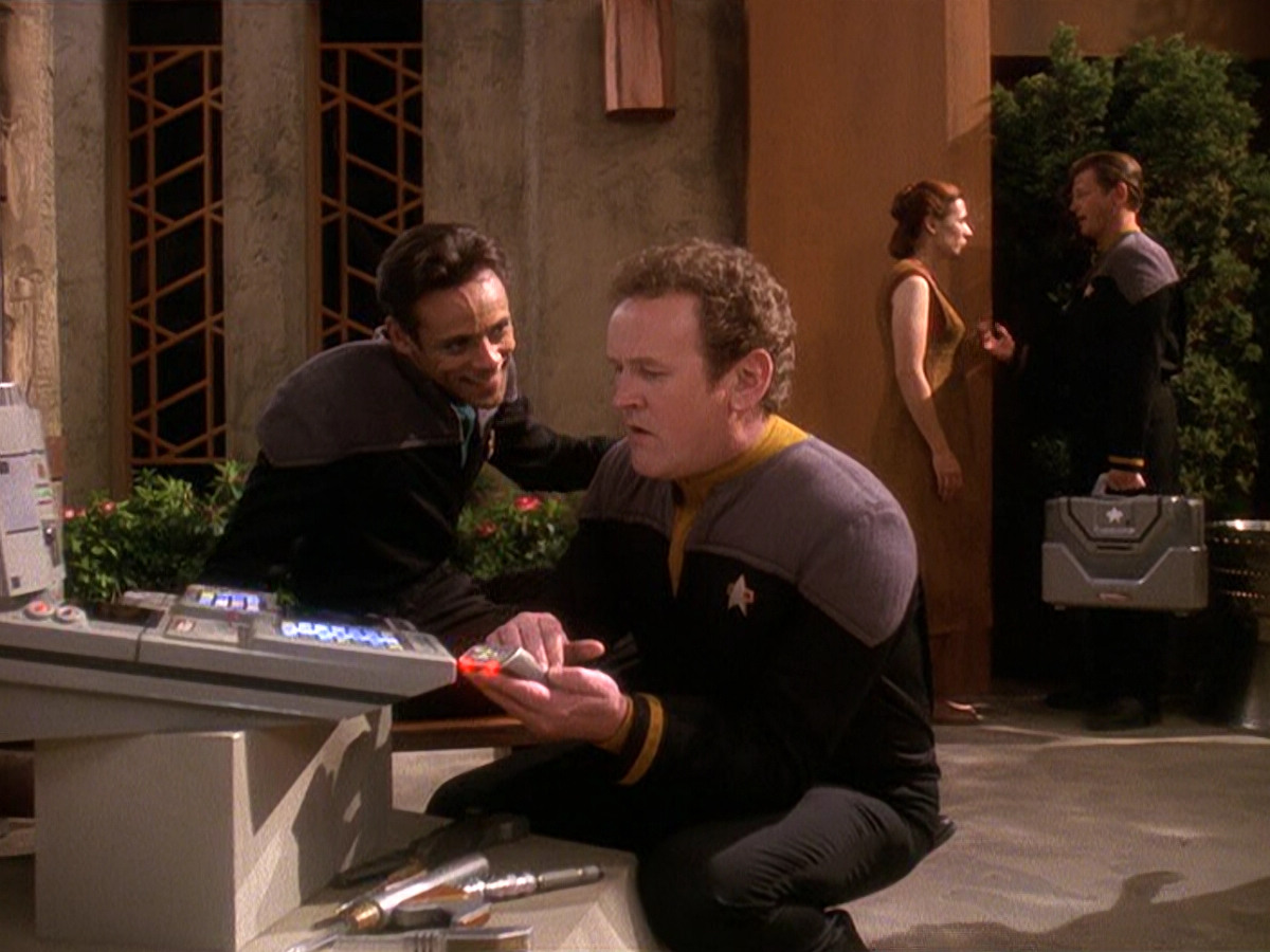 extant_StarTrek_DS9_5x22-ChildrenOfTime_01715.jpg