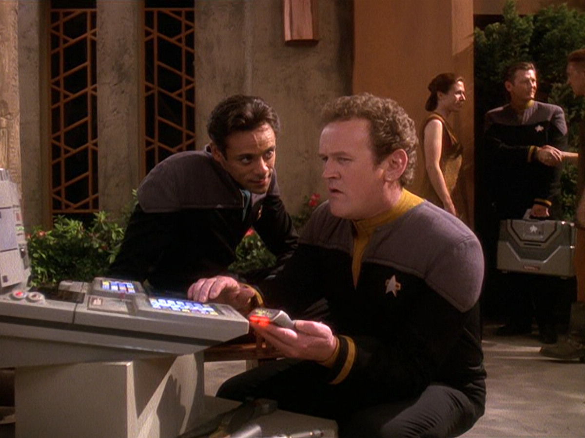 extant_StarTrek_DS9_5x22-ChildrenOfTime_01722.jpg