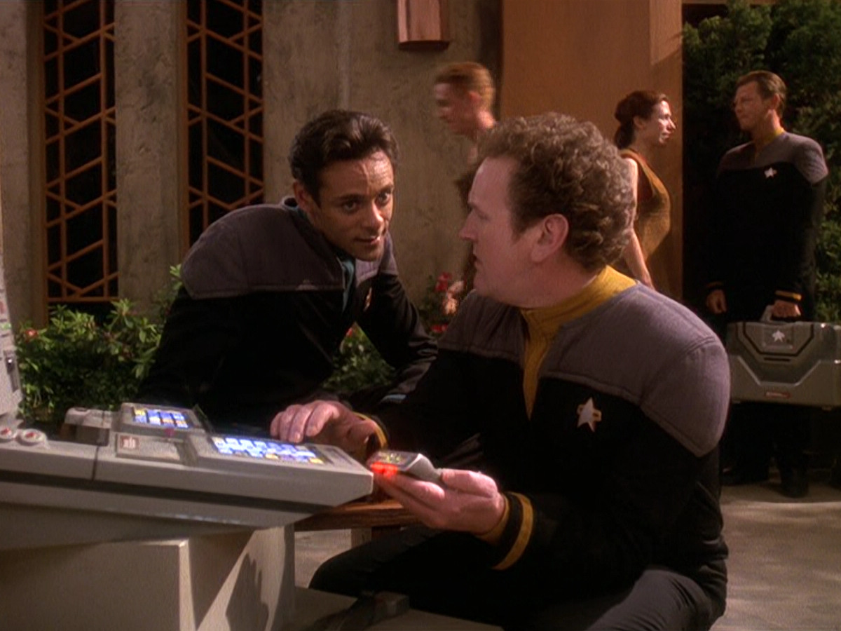 extant_StarTrek_DS9_5x22-ChildrenOfTime_01725.jpg
