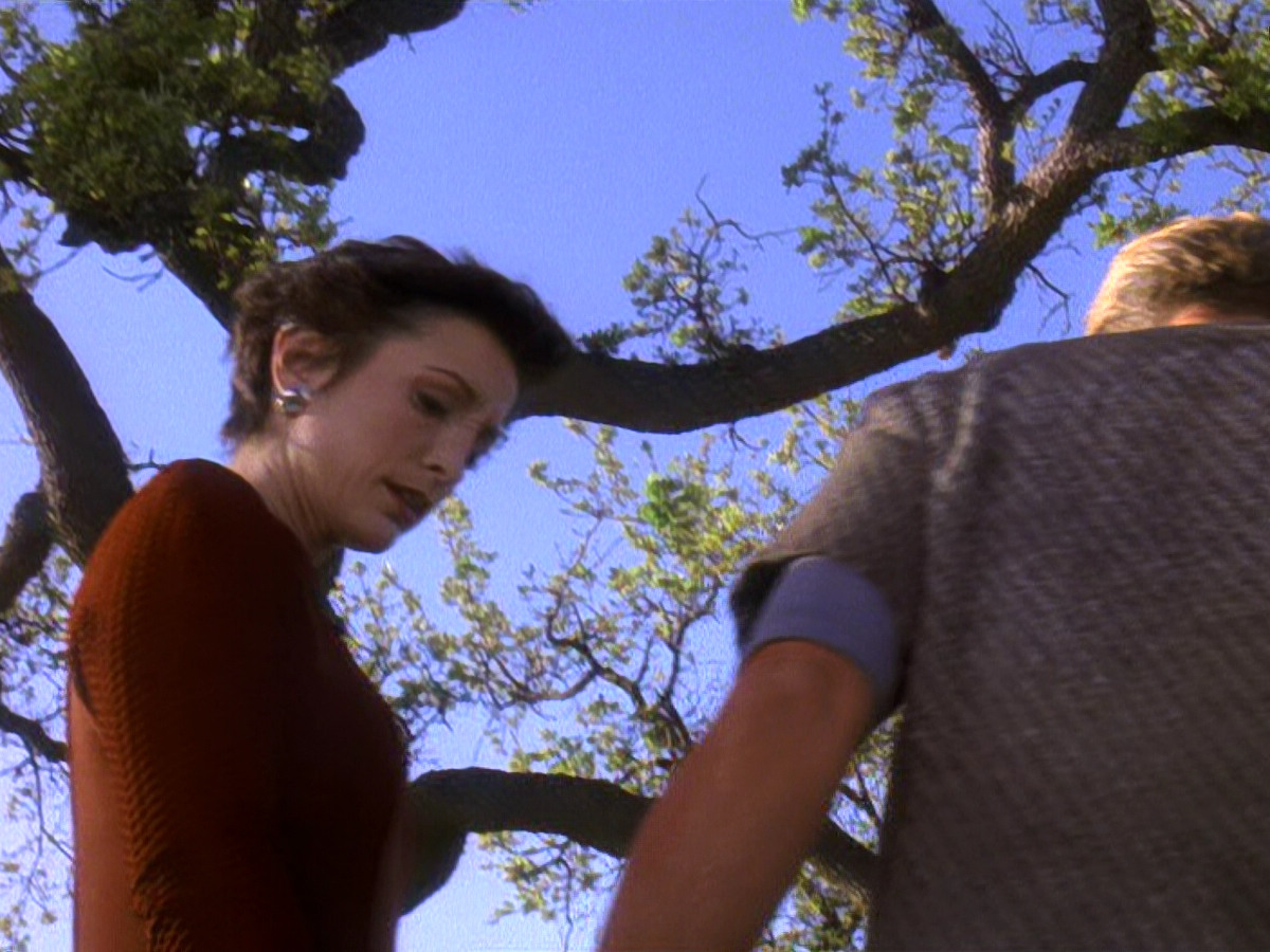 extant_StarTrek_DS9_5x22-ChildrenOfTime_01974.jpg
