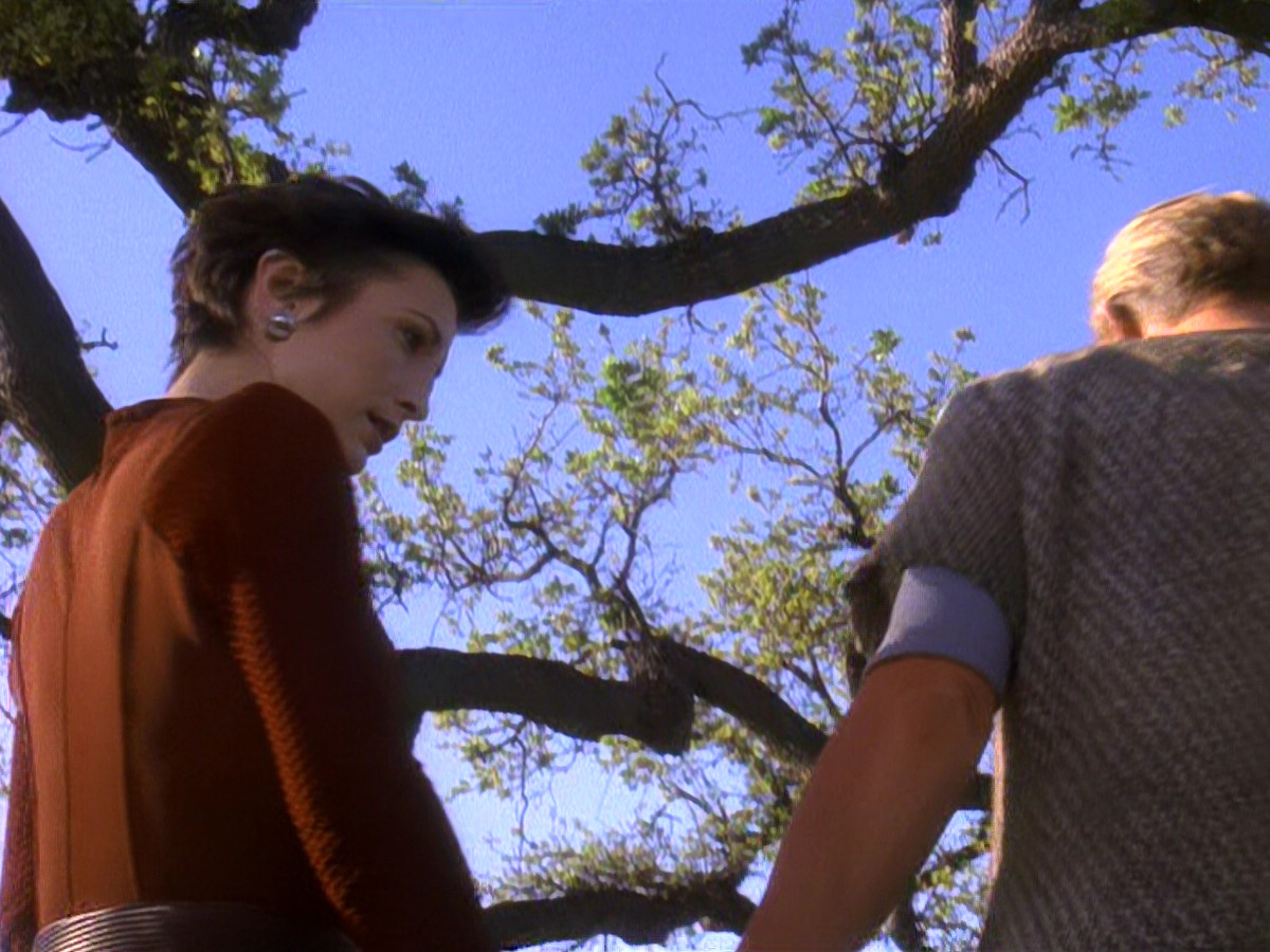 extant_StarTrek_DS9_5x22-ChildrenOfTime_01975.jpg