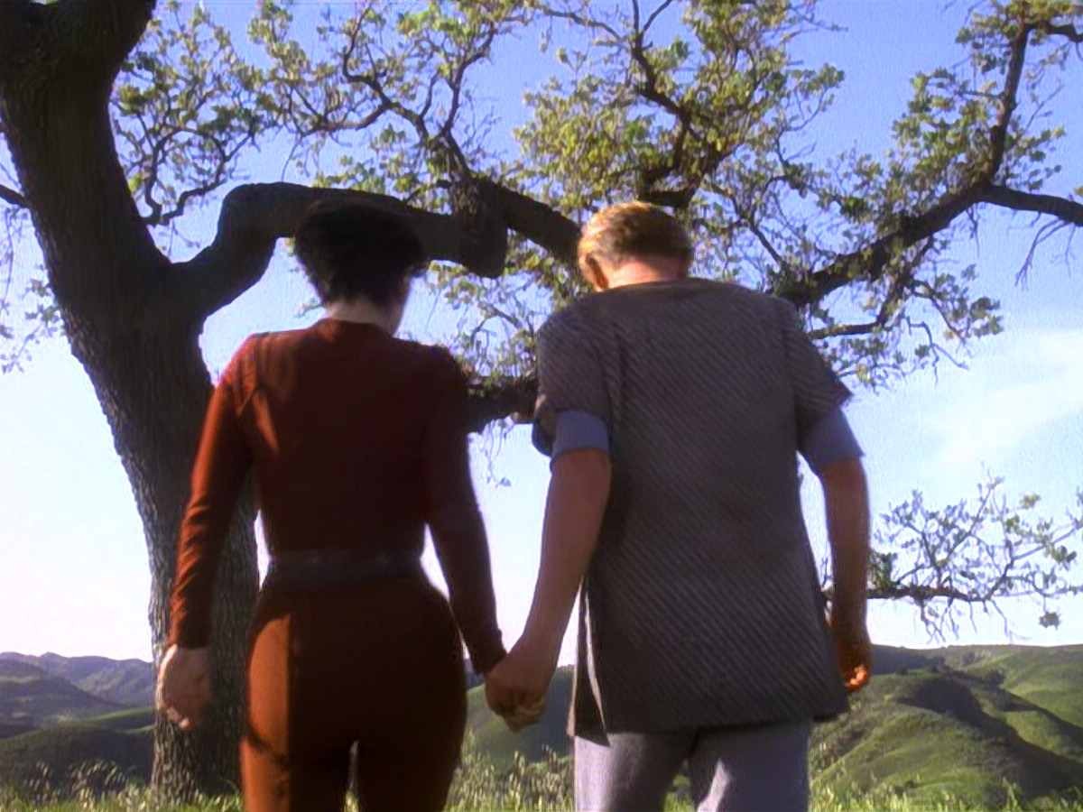 extant_StarTrek_DS9_5x22-ChildrenOfTime_01978.jpg