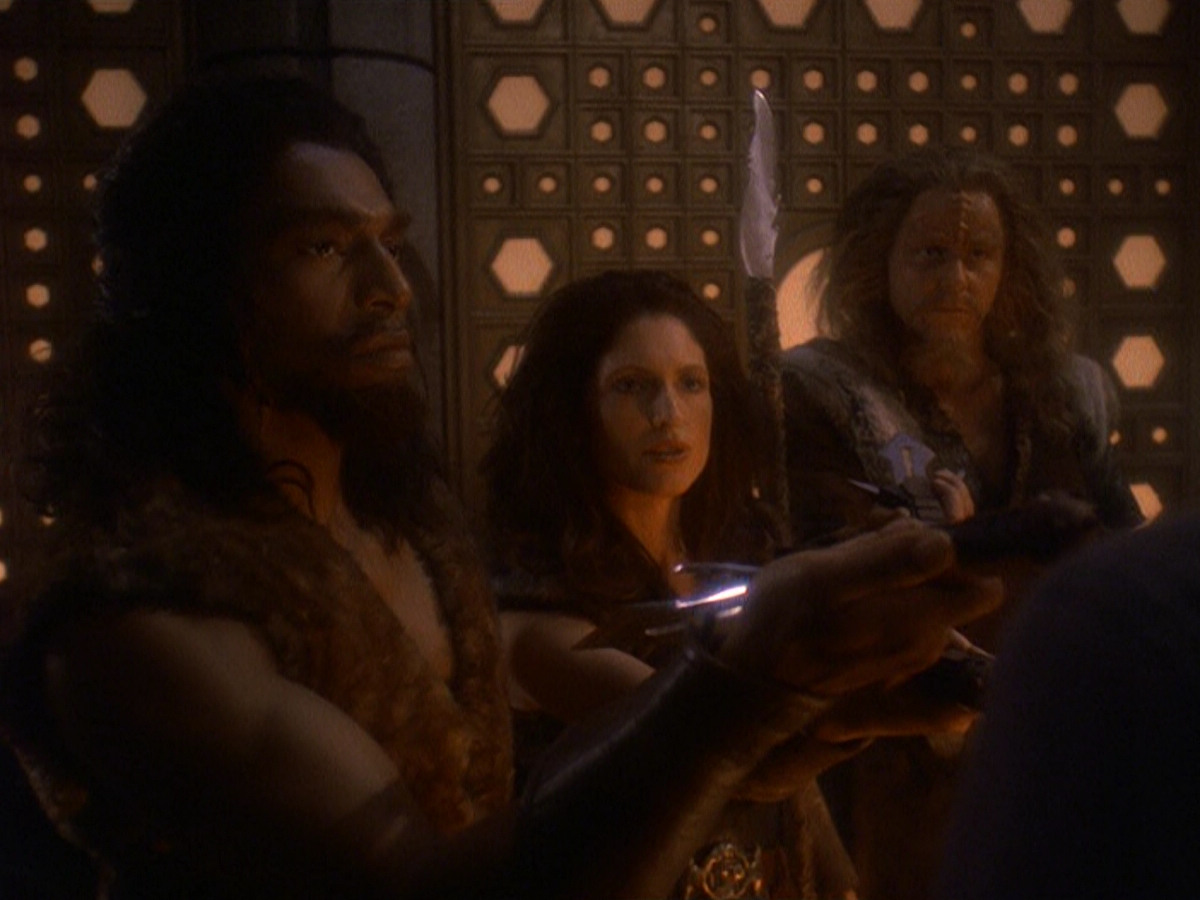 extant_StarTrek_DS9_5x22-ChildrenOfTime_02609.jpg