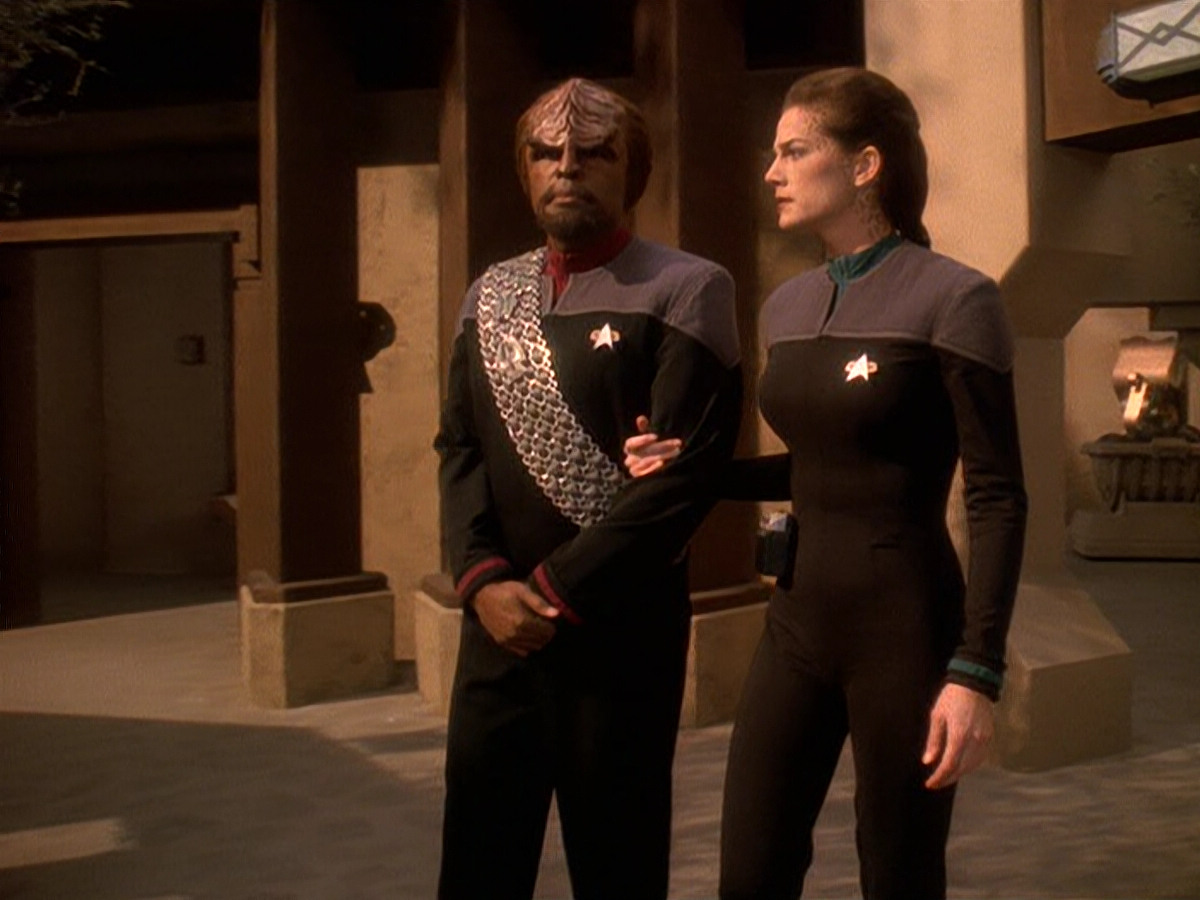 extant_StarTrek_DS9_5x22-ChildrenOfTime_02833.jpg
