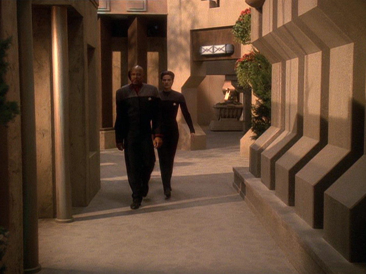 extant_StarTrek_DS9_5x22-ChildrenOfTime_02867.jpg