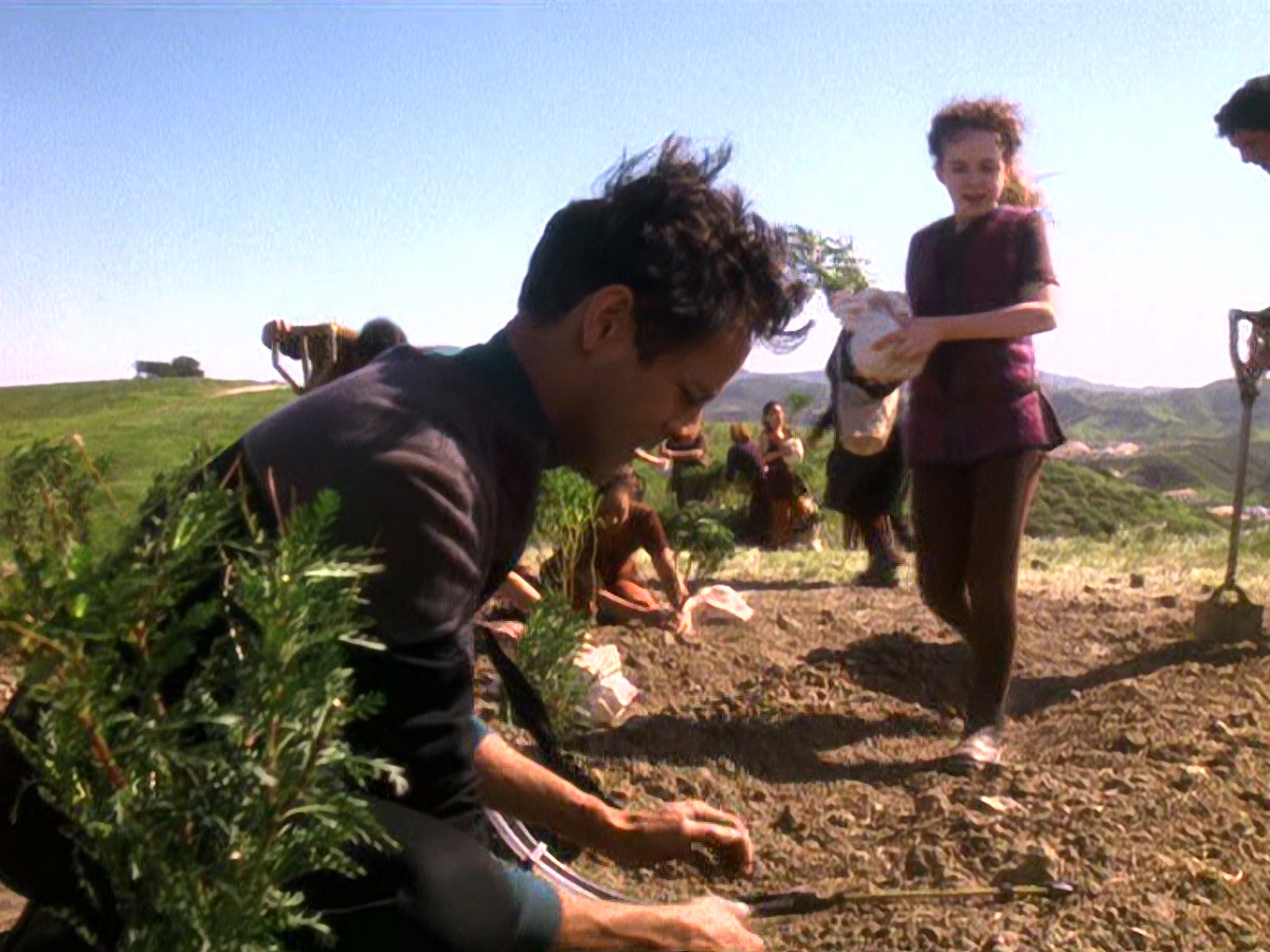 extant_StarTrek_DS9_5x22-ChildrenOfTime_02953.jpg