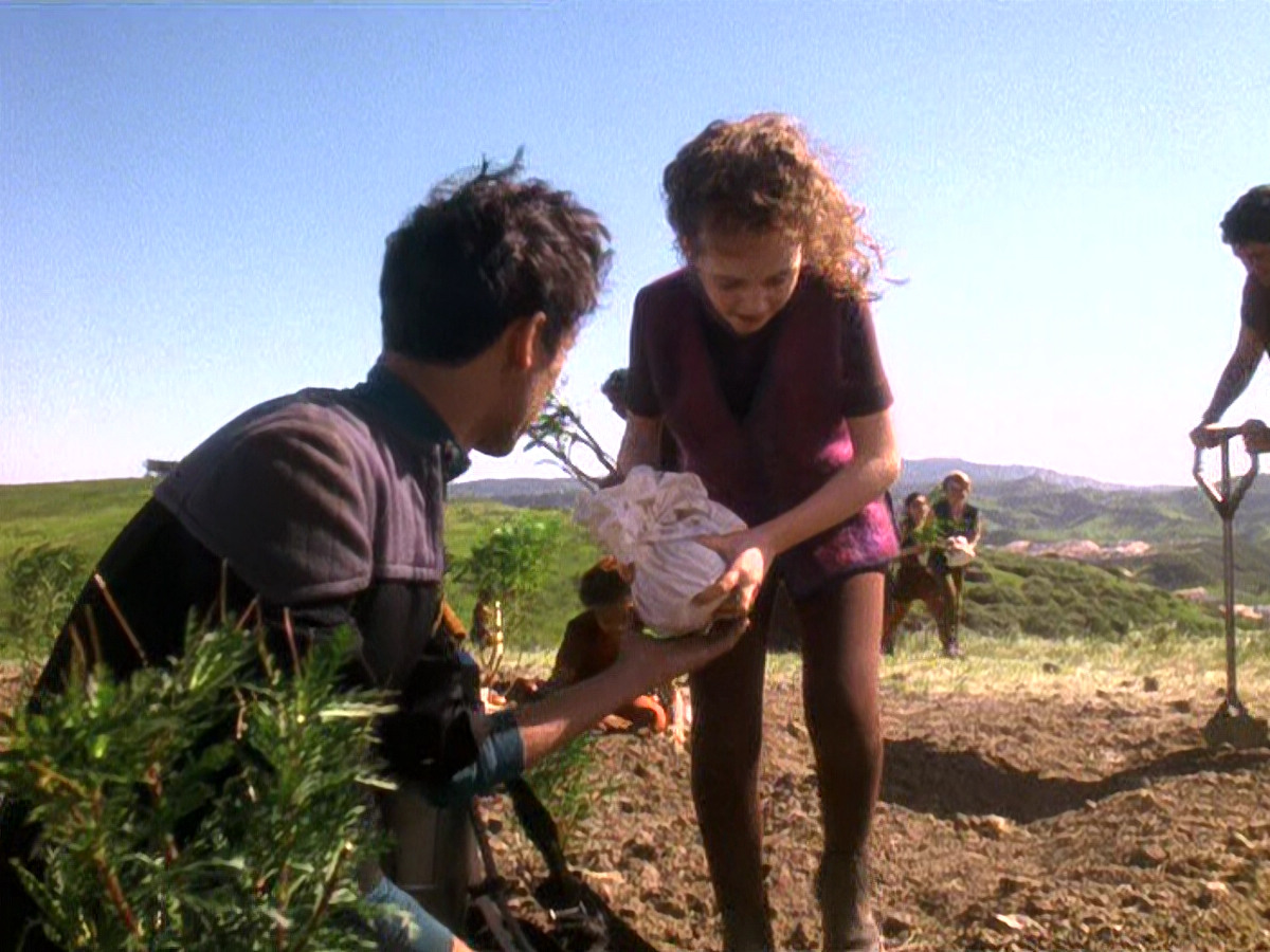 extant_StarTrek_DS9_5x22-ChildrenOfTime_02955.jpg
