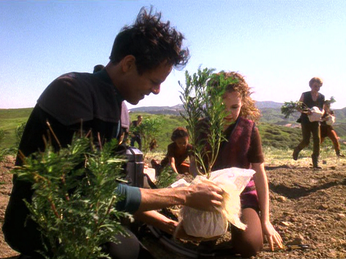 extant_StarTrek_DS9_5x22-ChildrenOfTime_02958.jpg