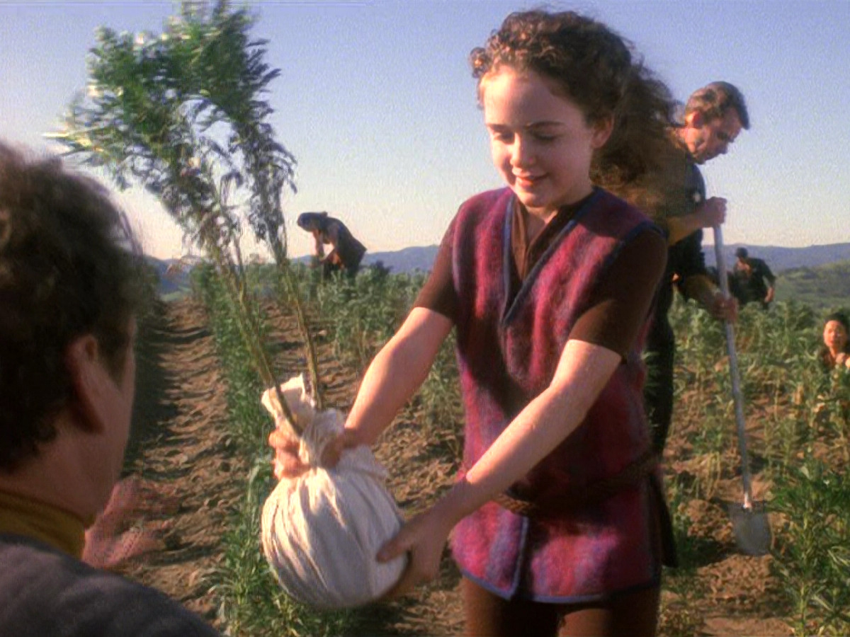 extant_StarTrek_DS9_5x22-ChildrenOfTime_03079.jpg