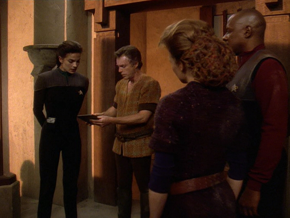 extant_StarTrek_DS9_5x22-ChildrenOfTime_03182.jpg