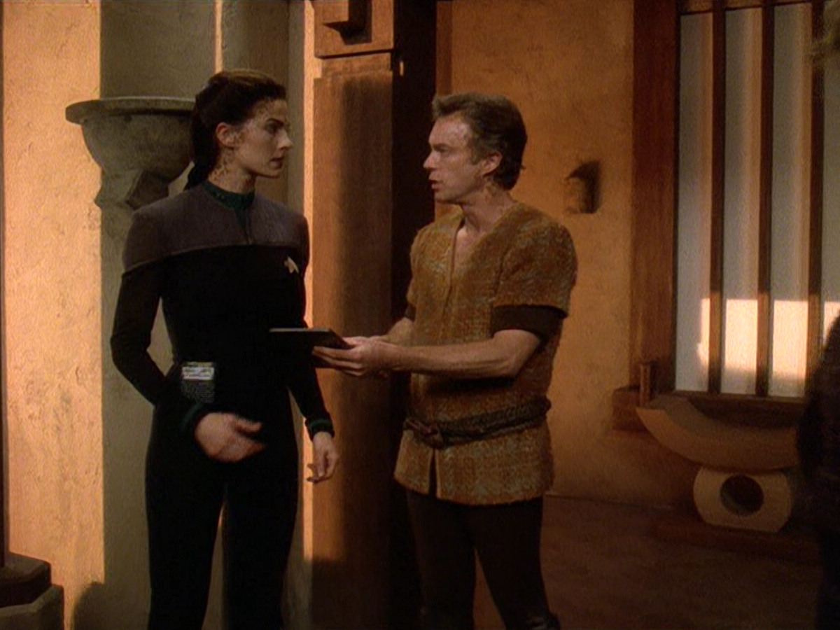 extant_StarTrek_DS9_5x22-ChildrenOfTime_03185.jpg