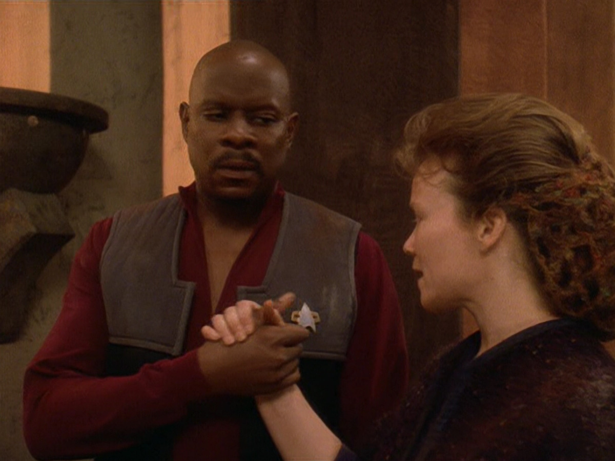 extant_StarTrek_DS9_5x22-ChildrenOfTime_03197.jpg