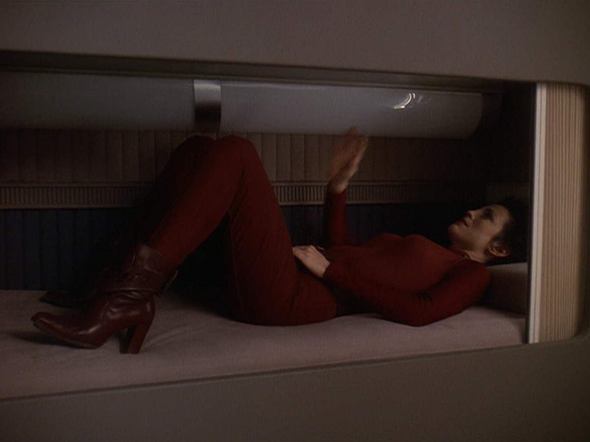 extant_StarTrek_DS9_5x22-ChildrenOfTime_03558.jpg