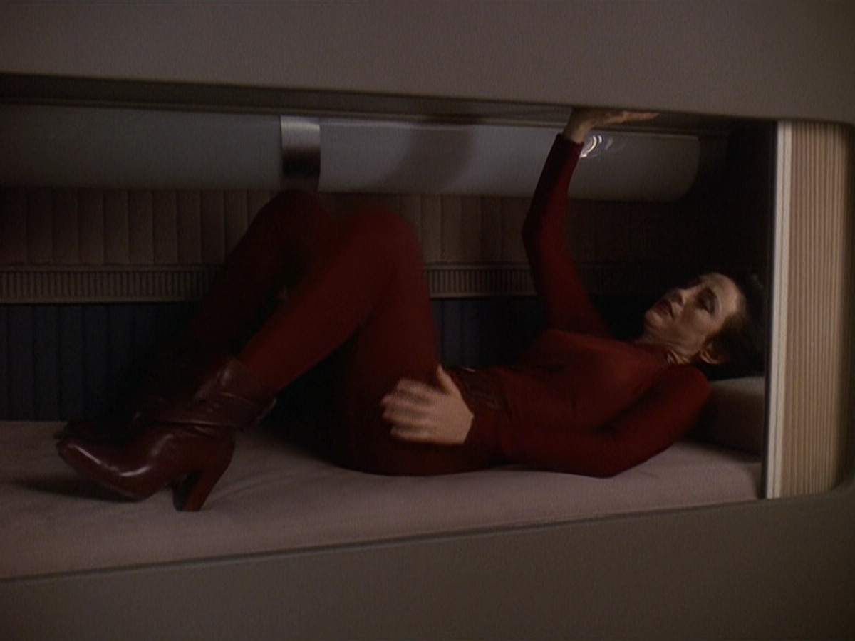 extant_StarTrek_DS9_5x22-ChildrenOfTime_03559.jpg