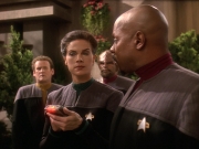 Filename=extant_StarTrek_DS9_5x22-ChildrenOfTime_00632.jpg
Filesize=205KiB
Dimensions=1200x900
Date added=Dec 20, 2019 extant_StarTrek_DS9_5x22-ChildrenOfTime_00632.jpg