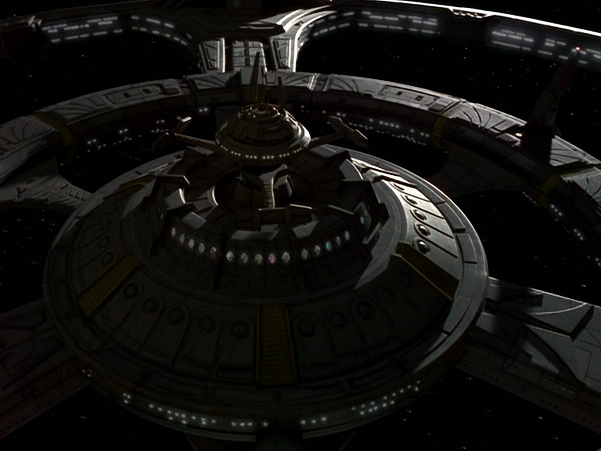 extant_StarTrek_DS9_5x23-BlazeOfGlory_00003.jpg