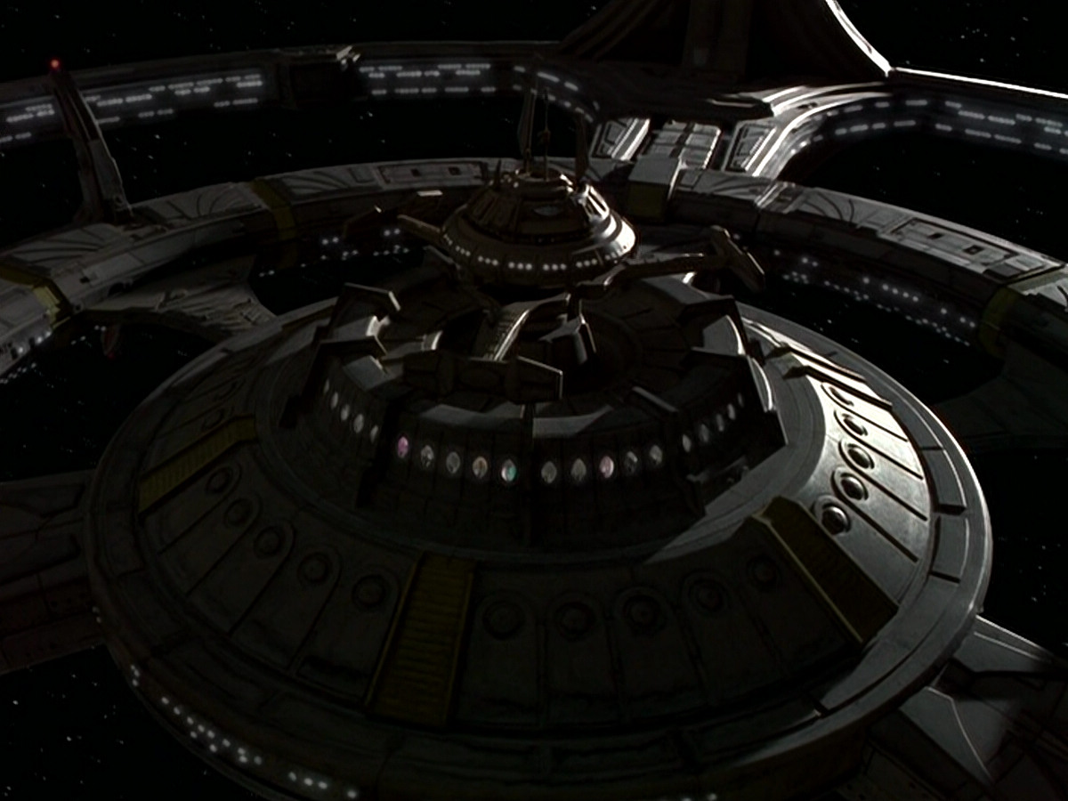 extant_StarTrek_DS9_5x23-BlazeOfGlory_00007.jpg
