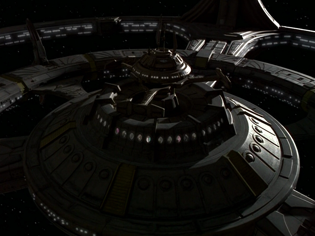 extant_StarTrek_DS9_5x23-BlazeOfGlory_00008.jpg