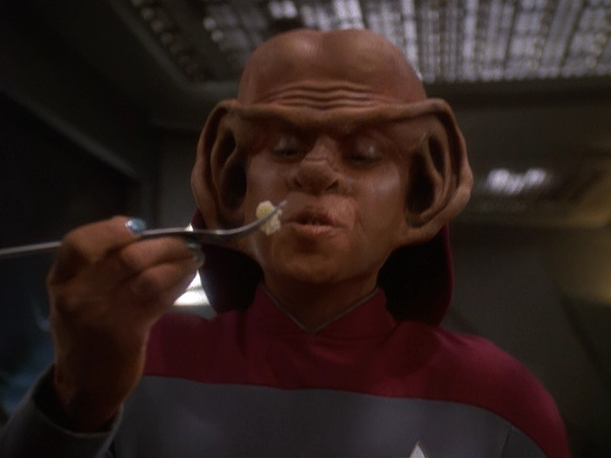 extant_StarTrek_DS9_5x23-BlazeOfGlory_00013.jpg
