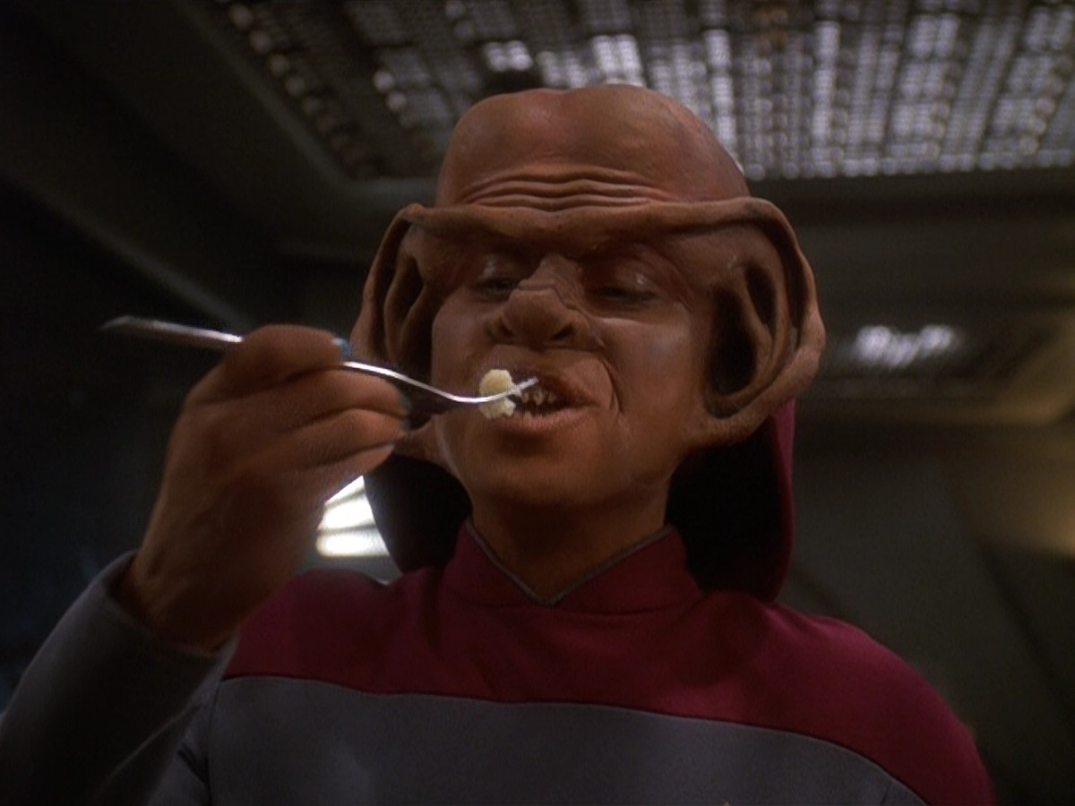 extant_StarTrek_DS9_5x23-BlazeOfGlory_00016.jpg