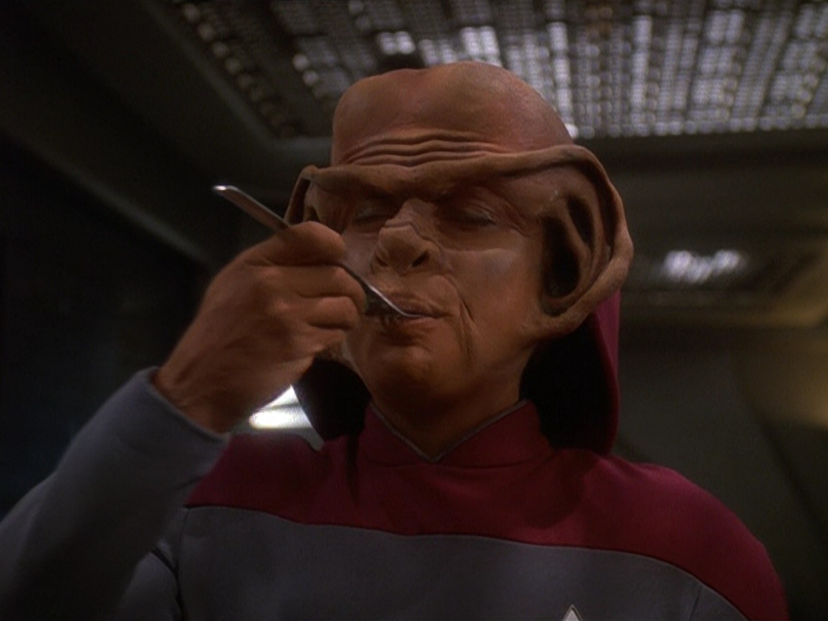 extant_StarTrek_DS9_5x23-BlazeOfGlory_00017.jpg