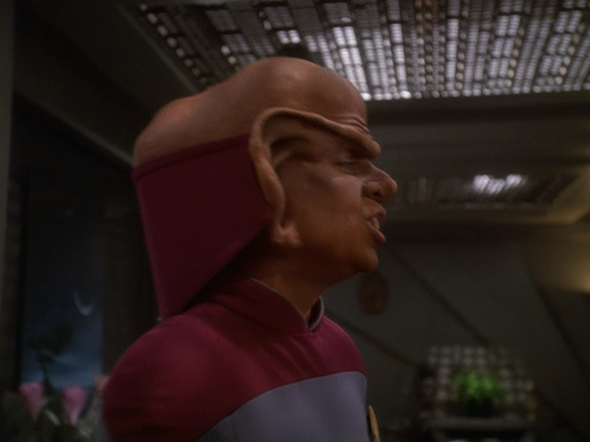 extant_StarTrek_DS9_5x23-BlazeOfGlory_00020.jpg