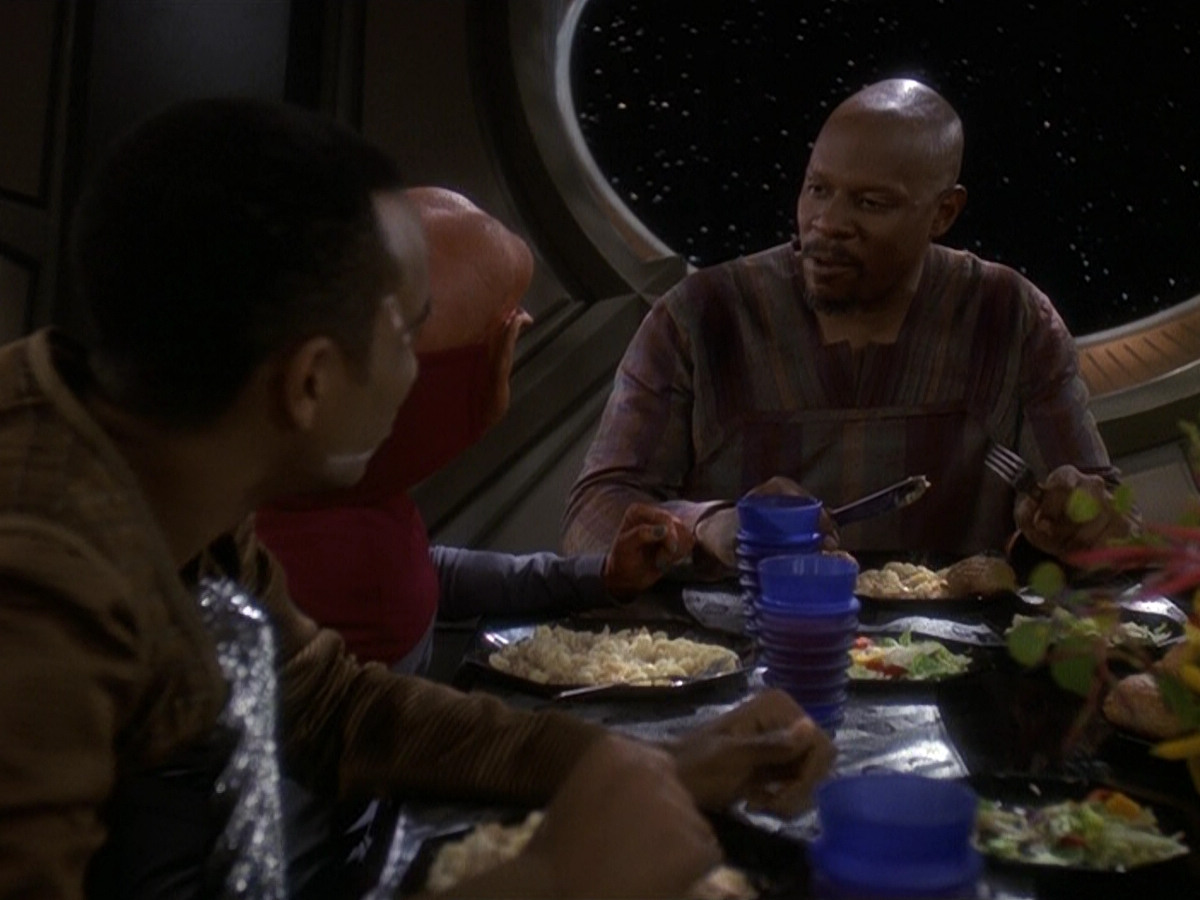 extant_StarTrek_DS9_5x23-BlazeOfGlory_00038.jpg