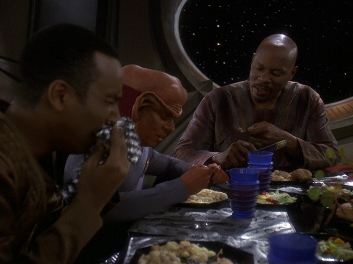 extant_StarTrek_DS9_5x23-BlazeOfGlory_00043.jpg