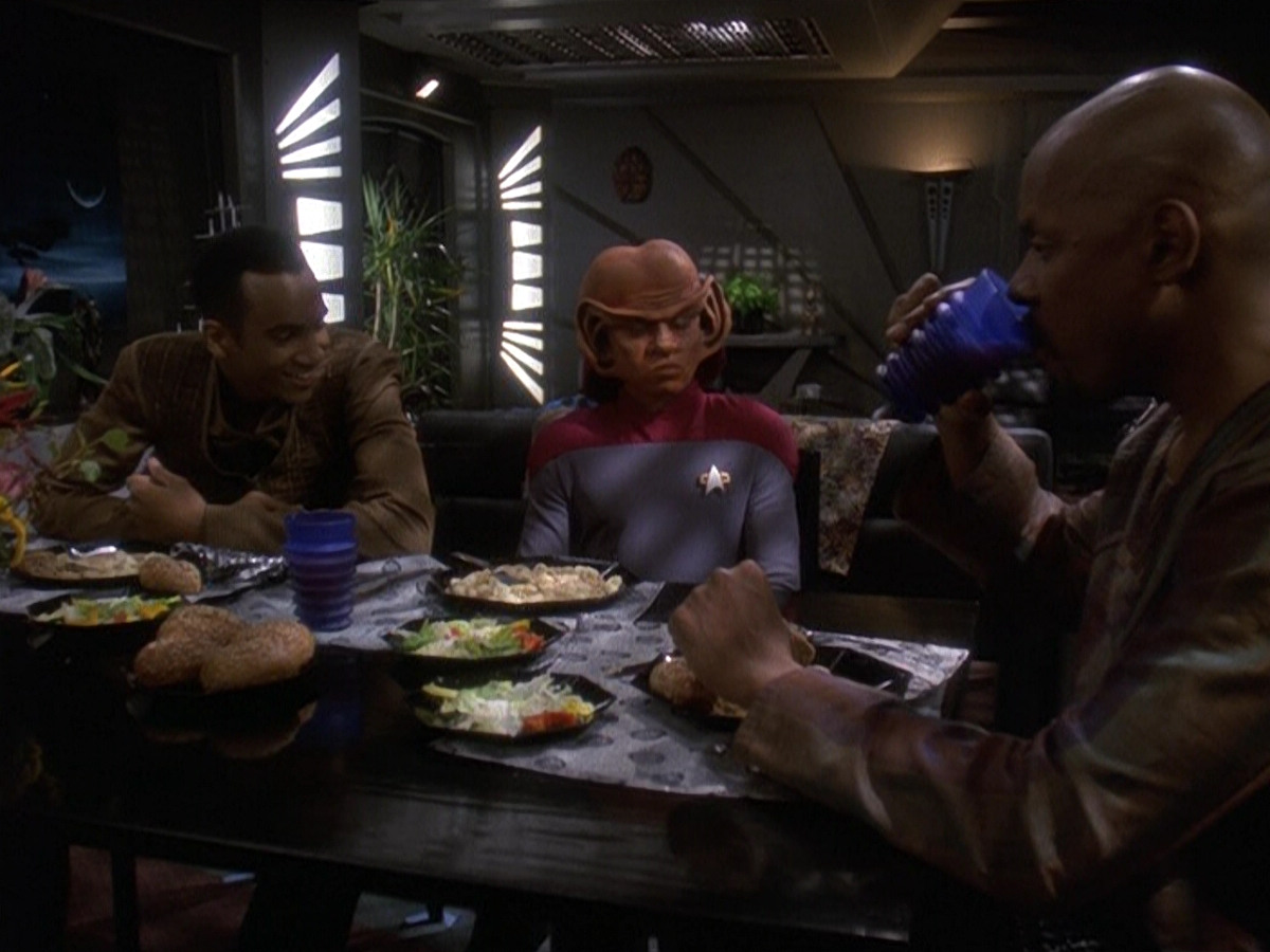extant_StarTrek_DS9_5x23-BlazeOfGlory_00184.jpg